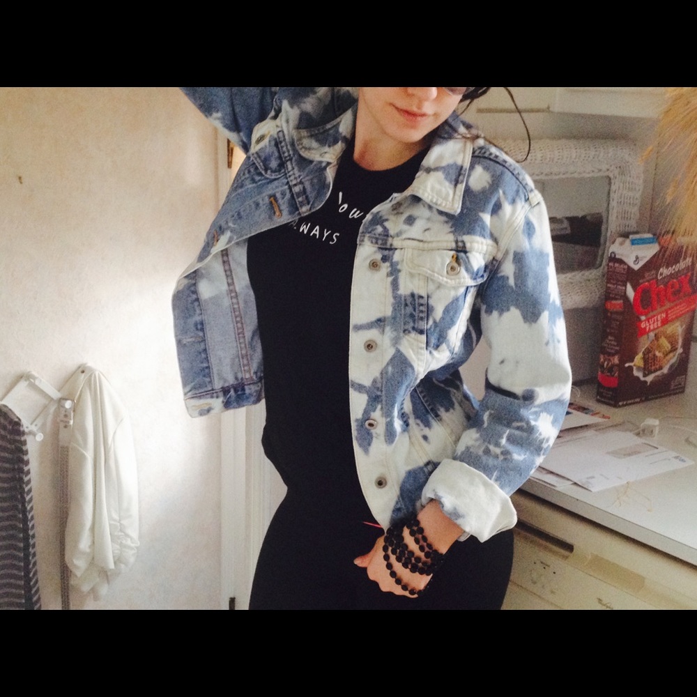 Light Blue Cloud Wash Denim Jean Jacket! - Picture 9 of 10